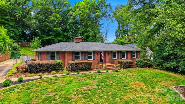 115 WEDGEWOOD Drive, Morganton, NC 28655