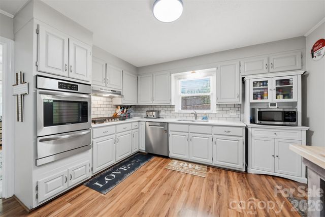 115 WEDGEWOOD Drive, Morganton, NC 28655