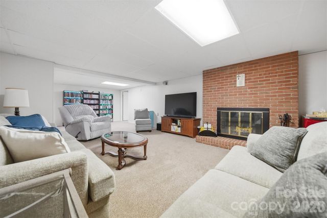 115 WEDGEWOOD Drive, Morganton, NC 28655