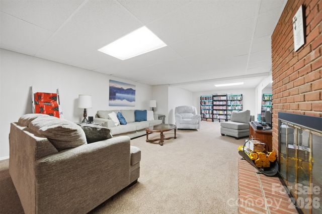 115 WEDGEWOOD Drive, Morganton, NC 28655
