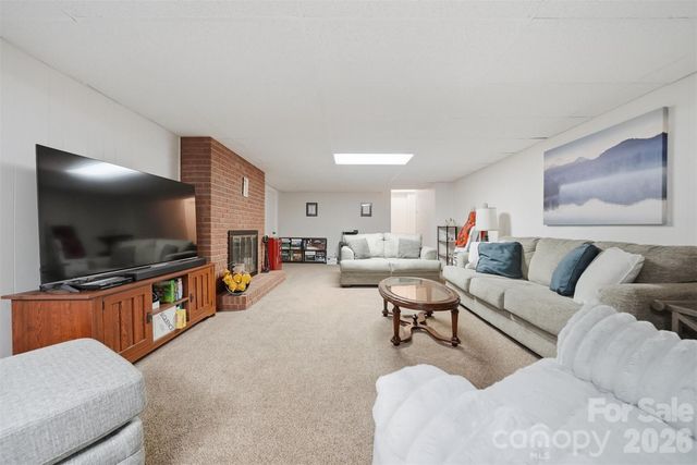 115 WEDGEWOOD Drive, Morganton, NC 28655