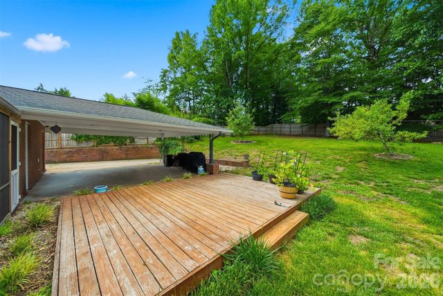 115 WEDGEWOOD Drive, Morganton, NC 28655