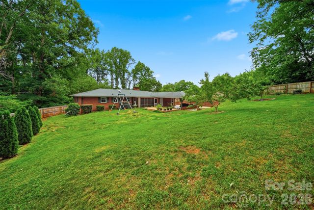 115 WEDGEWOOD Drive, Morganton, NC 28655