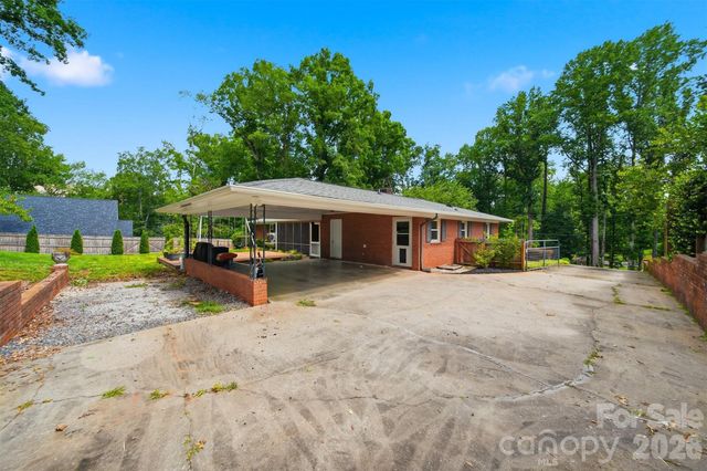 115 WEDGEWOOD Drive, Morganton, NC 28655