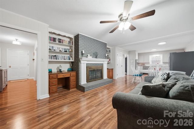 115 WEDGEWOOD Drive, Morganton, NC 28655