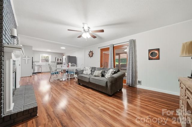 115 WEDGEWOOD Drive, Morganton, NC 28655