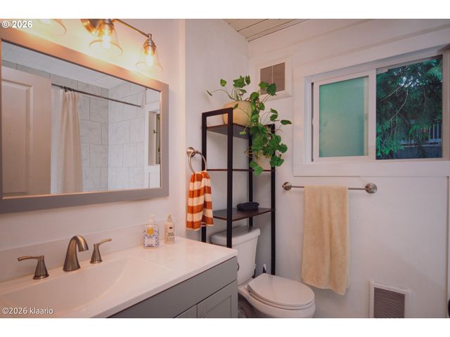 4611 Sw Vacuna St, Portland, OR 97219