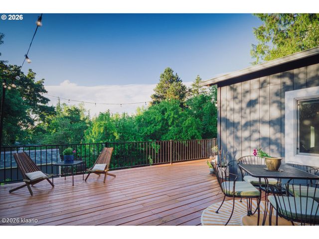 4611 Sw Vacuna St, Portland, OR 97219