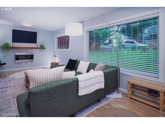 4611 Sw Vacuna St, Portland, OR 97219