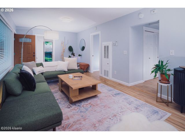 4611 Sw Vacuna St, Portland, OR 97219