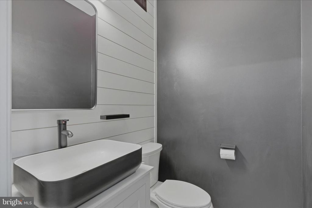 Image 25 of property listing at 1700 DARES BEACH RD, Prince Frederick, MD 20678