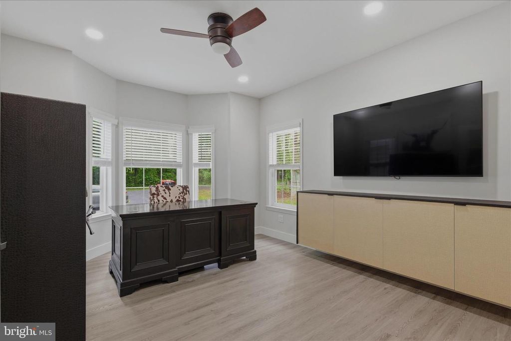 Image 27 of property listing at 1700 DARES BEACH RD, Prince Frederick, MD 20678