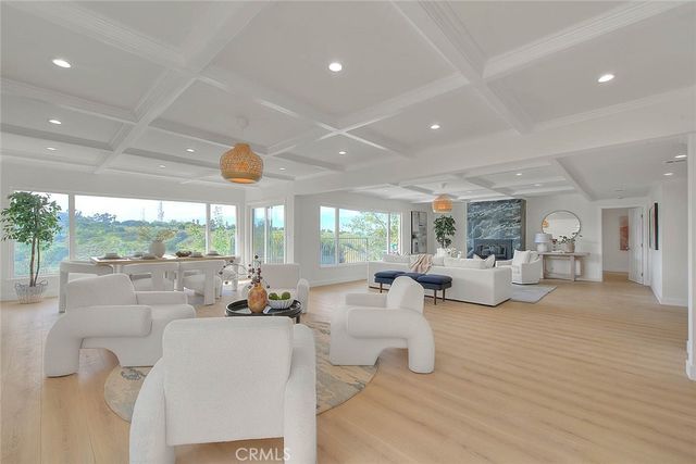 4701 Don Miguel, Los Angeles, CA 90008