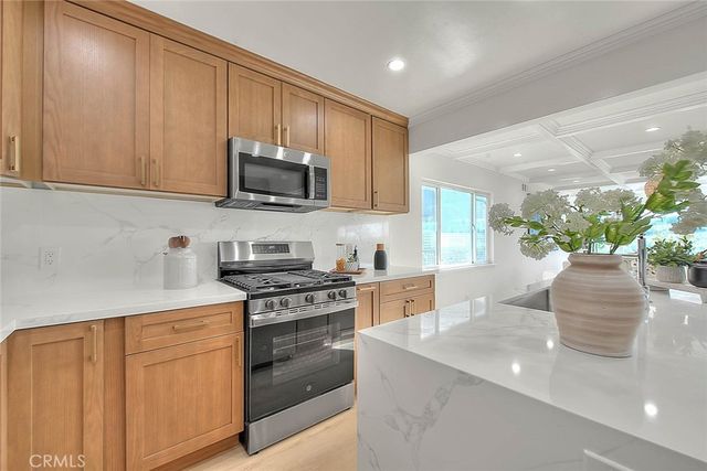 4701 Don Miguel, Los Angeles, CA 90008