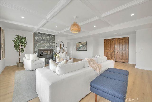 4701 Don Miguel, Los Angeles, CA 90008