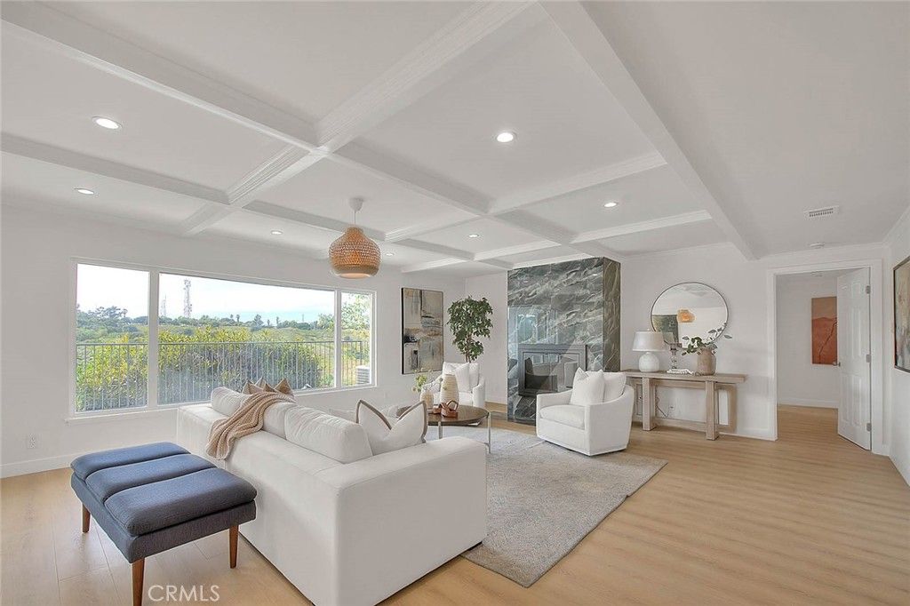 4701 Don Miguel, Los Angeles, CA 90008