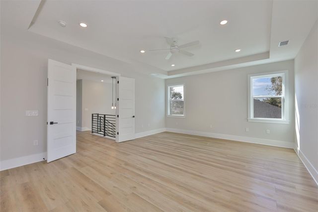 3223 W PAXTON AVENUE, Tampa, FL 33611