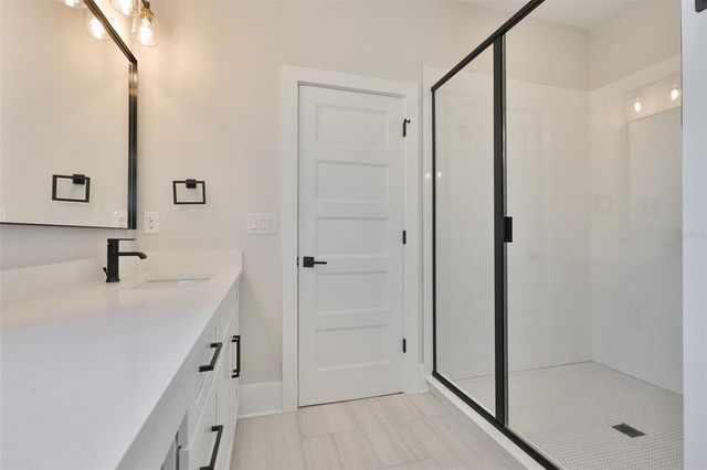 3223 W PAXTON AVENUE, Tampa, FL 33611