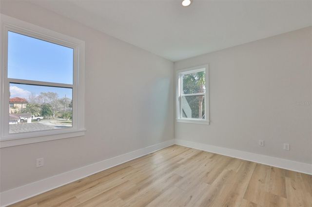 3223 W PAXTON AVENUE, Tampa, FL 33611