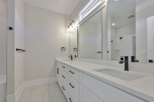 3223 W PAXTON AVENUE, Tampa, FL 33611