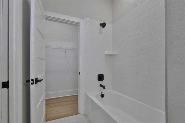 3223 W PAXTON AVENUE, Tampa, FL 33611