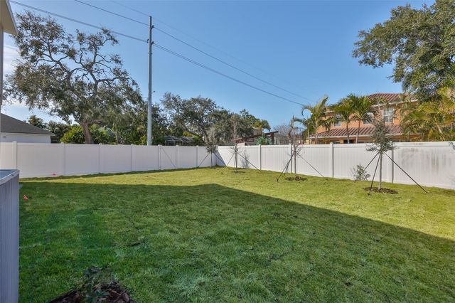 3223 W PAXTON AVENUE, Tampa, FL 33611