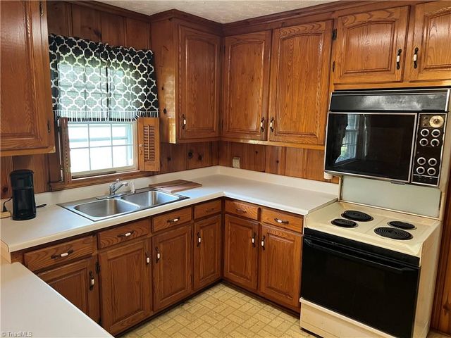 2183 Rowe Road, Lexington, NC 27295