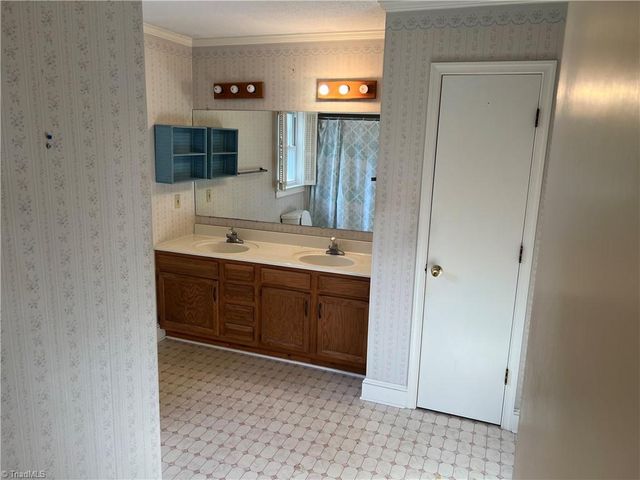 2183 Rowe Road, Lexington, NC 27295