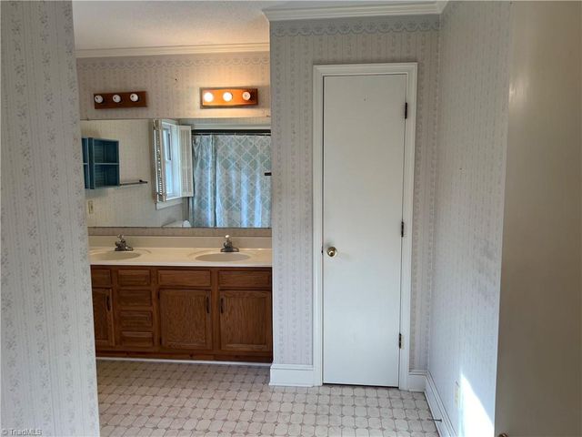 2183 Rowe Road, Lexington, NC 27295