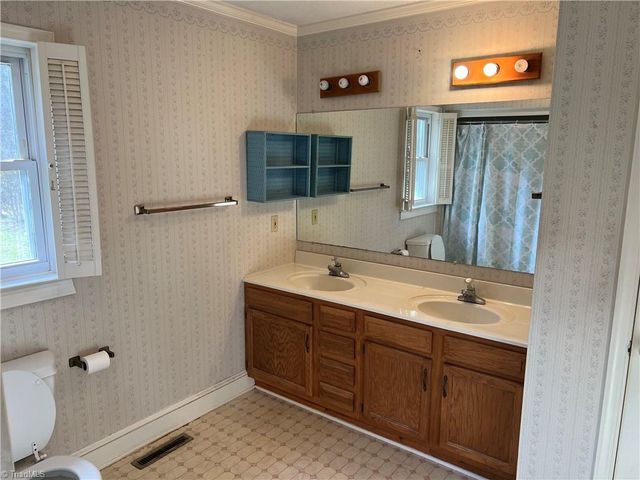 2183 Rowe Road, Lexington, NC 27295