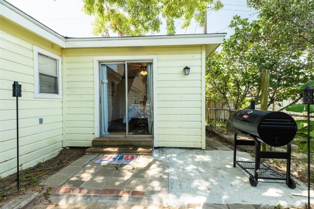 2114 57th Street, Galveston, TX 77551