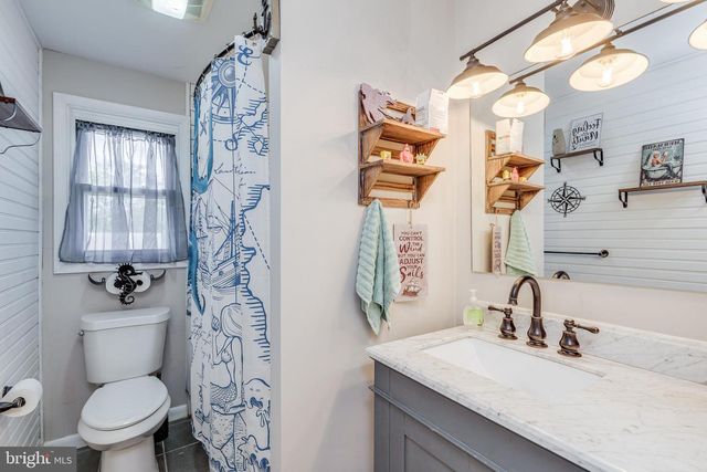 223 FAIRMOUNT AVE, Blackwood, NJ 08012