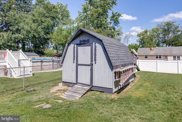 223 FAIRMOUNT AVE, Blackwood, NJ 08012
