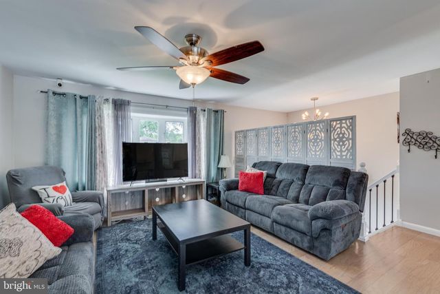 223 FAIRMOUNT AVE, Blackwood, NJ 08012