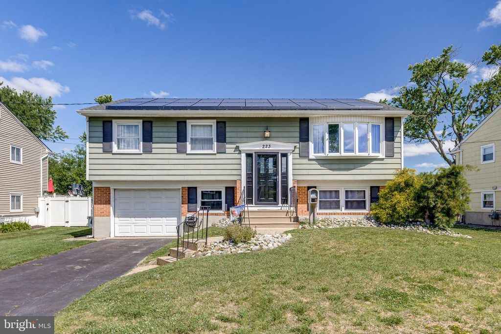 223 FAIRMOUNT AVE, Blackwood, NJ 08012