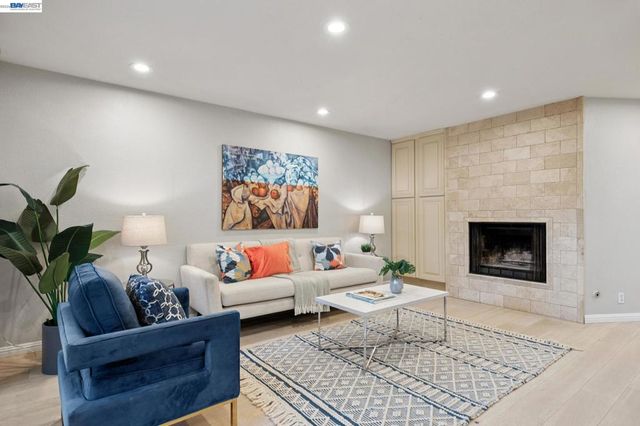 30 30 Sea Brg, Alameda, CA 94502