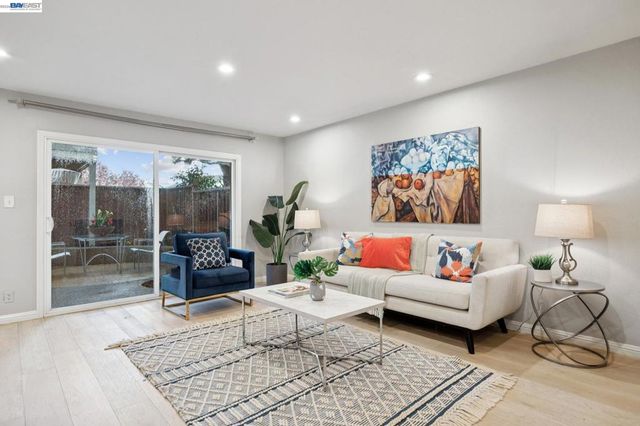 30 30 Sea Brg, Alameda, CA 94502