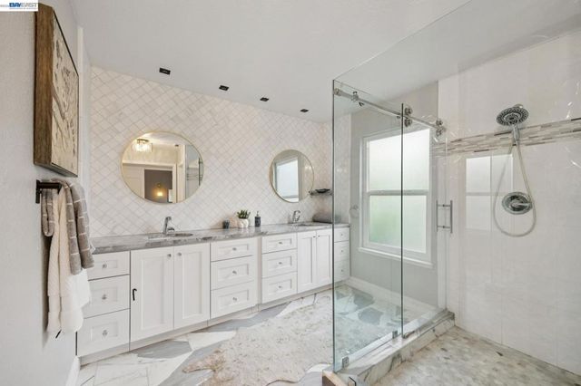 30 30 Sea Brg, Alameda, CA 94502