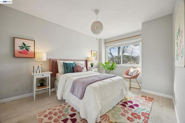 30 30 Sea Brg, Alameda, CA 94502