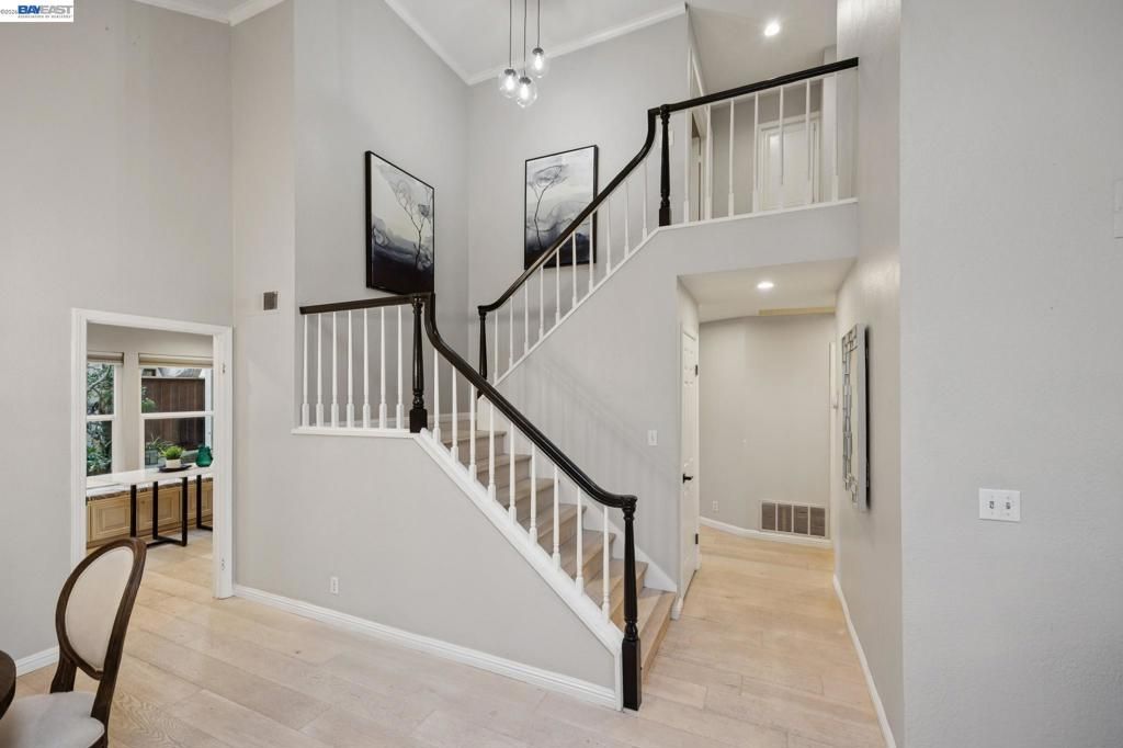 Image 17 of property listing at 30 30 Sea Brg, Alameda, CA 94502