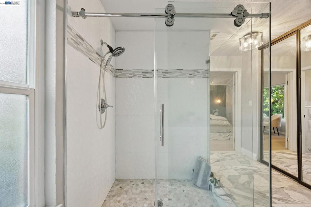 Image 22 of property listing at 30 30 Sea Brg, Alameda, CA 94502