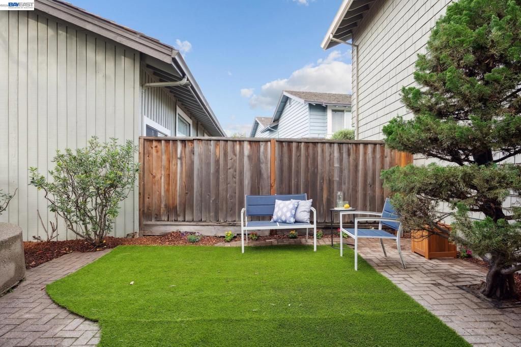 Image 32 of property listing at 30 30 Sea Brg, Alameda, CA 94502