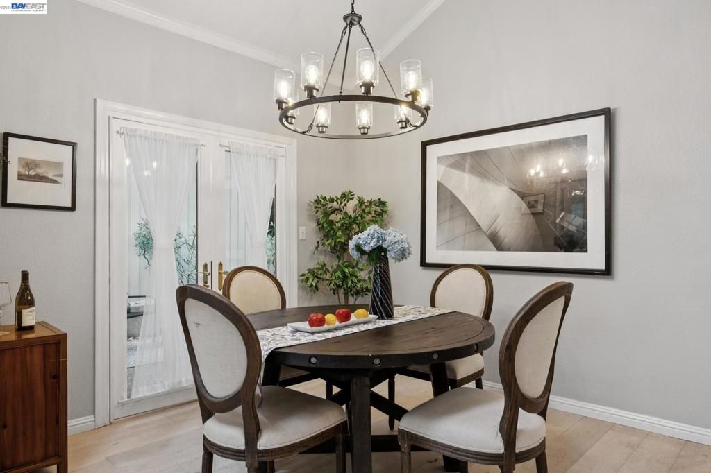 Image 7 of property listing at 30 30 Sea Brg, Alameda, CA 94502