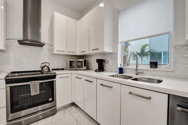 1371 N Ocean Boulevard, Pompano Beach, FL 33062