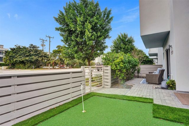 1371 N Ocean Boulevard, Pompano Beach, FL 33062