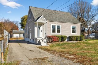 4915 Greenwood Rd, Louisville, KY 40258