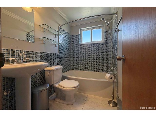 1140 N Downing St 304, Denver, CO 80218