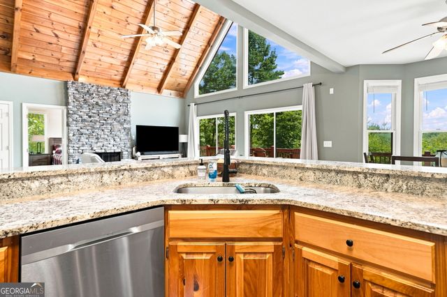 189 Trails End Ridge, Ellijay, GA 30540