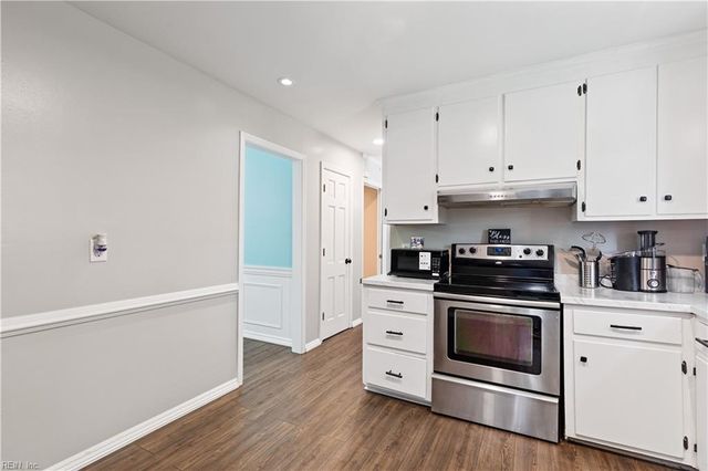 100 Horseshoe LNDG, Hampton, VA 23669