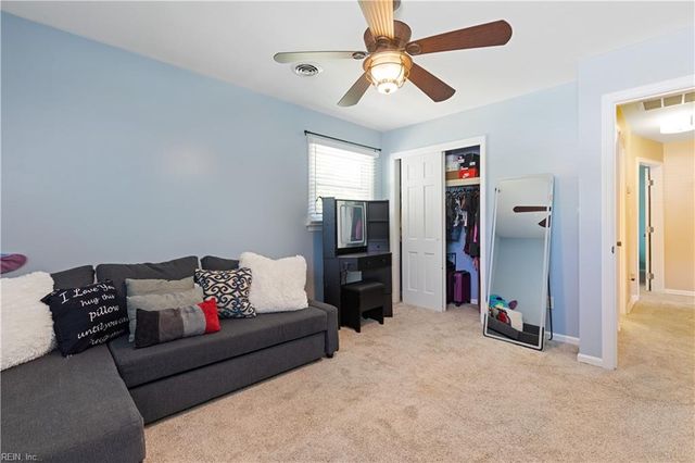 100 Horseshoe LNDG, Hampton, VA 23669